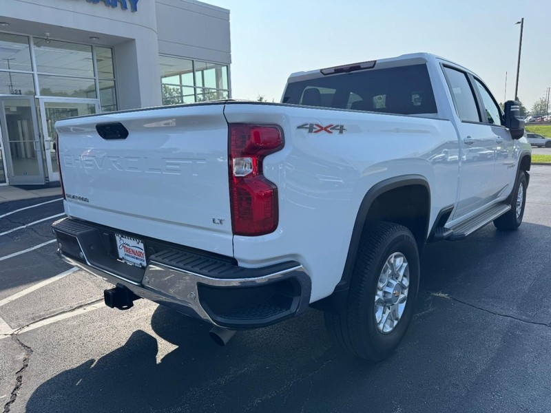 Chevrolet Silverado 2500HD Vehicle Image 03