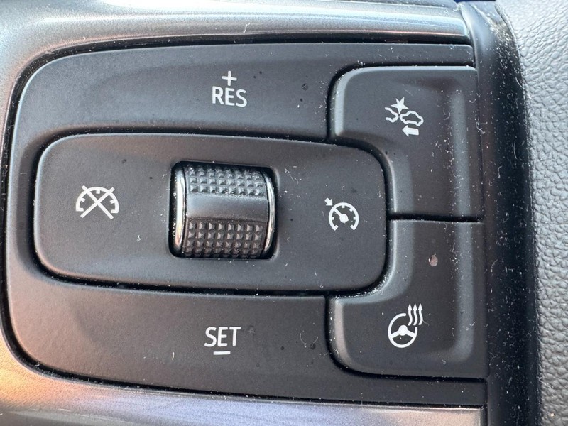 Chevrolet Silverado 2500HD Vehicle Image 17