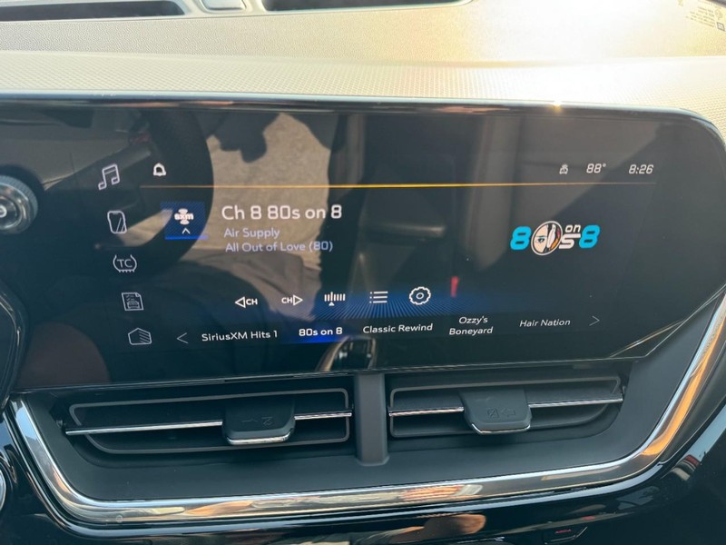 Chevrolet Trax Vehicle Image 13