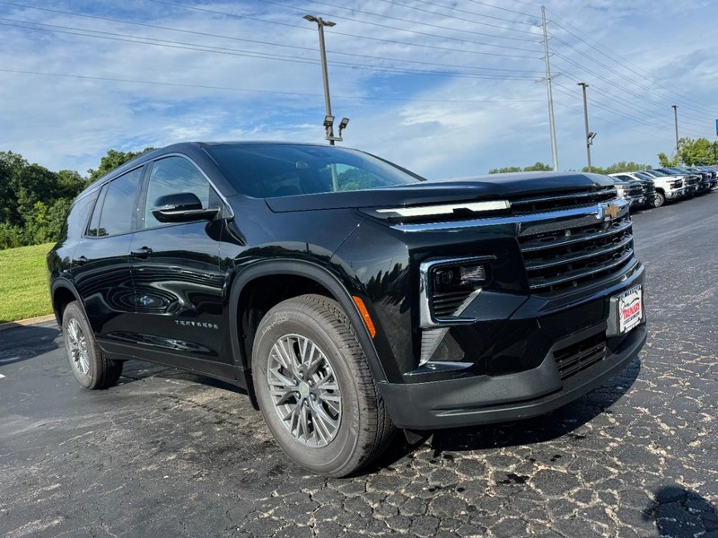 Chevrolet Traverse Vehicle Image 02