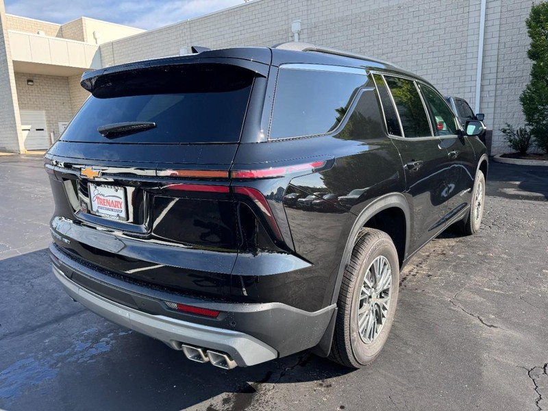 Chevrolet Traverse Vehicle Image 03