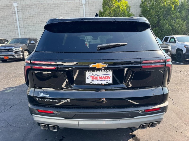 Chevrolet Traverse Vehicle Image 04