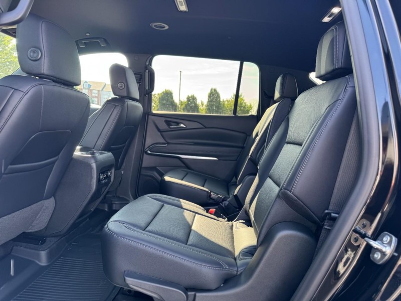 Chevrolet Traverse Vehicle Image 07
