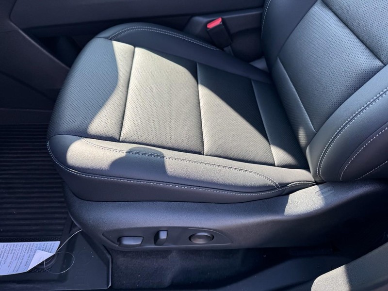 Chevrolet Traverse Vehicle Image 10