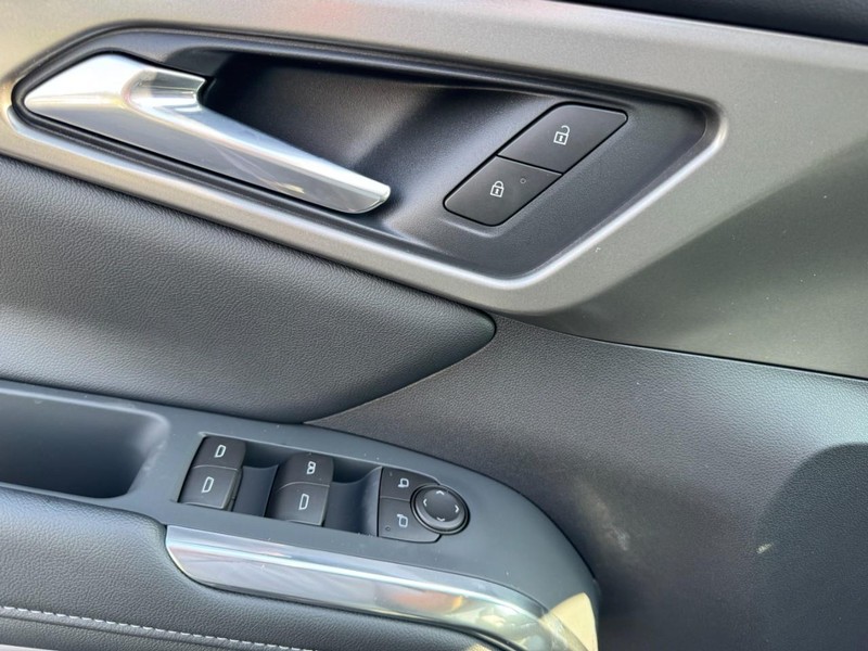 Chevrolet Traverse Vehicle Image 11