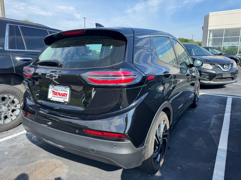Chevrolet Bolt EV Vehicle Full-screen Gallery Image 02