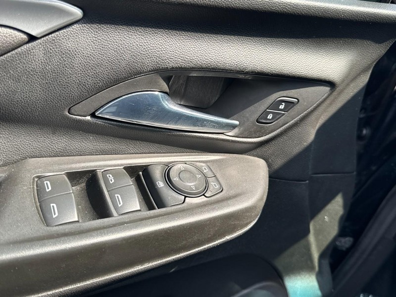 Chevrolet Bolt EV Vehicle Image 15
