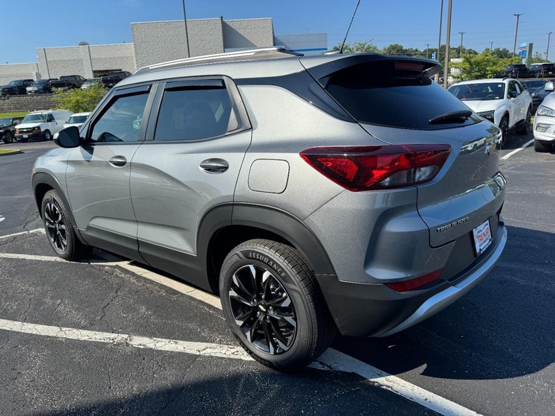 Chevrolet TrailBlazer Vehicle Image 05
