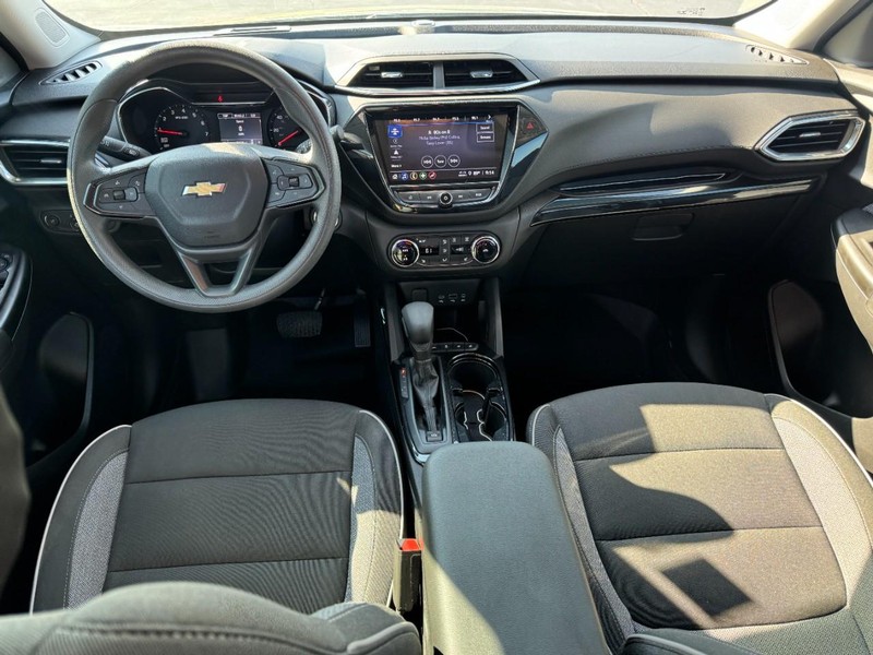 Chevrolet TrailBlazer Vehicle Image 11