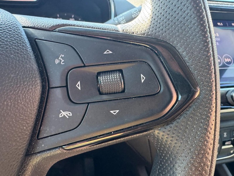 Chevrolet TrailBlazer Vehicle Image 17