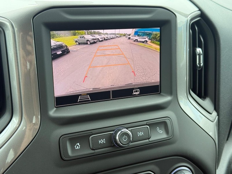 Chevrolet Silverado 1500 Vehicle Image 12