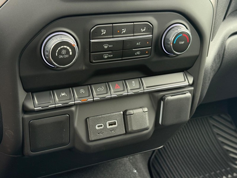 Chevrolet Silverado 1500 Vehicle Image 13