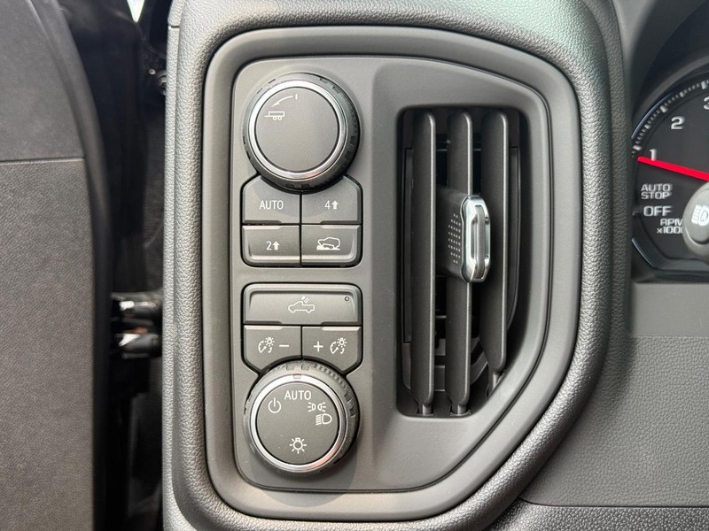 Chevrolet Silverado 1500 Vehicle Image 15