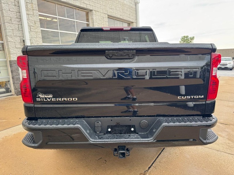 Chevrolet Silverado 1500 Vehicle Image 05