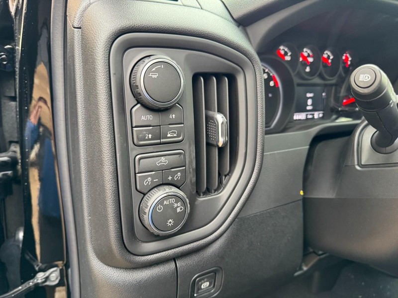 Chevrolet Silverado 1500 Vehicle Image 13