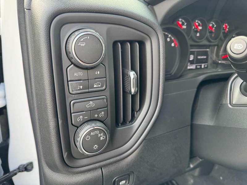 Chevrolet Silverado 1500 Vehicle Image 13