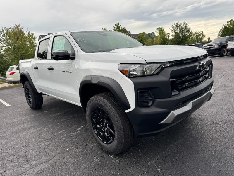Chevrolet Colorado Vehicle Image 02