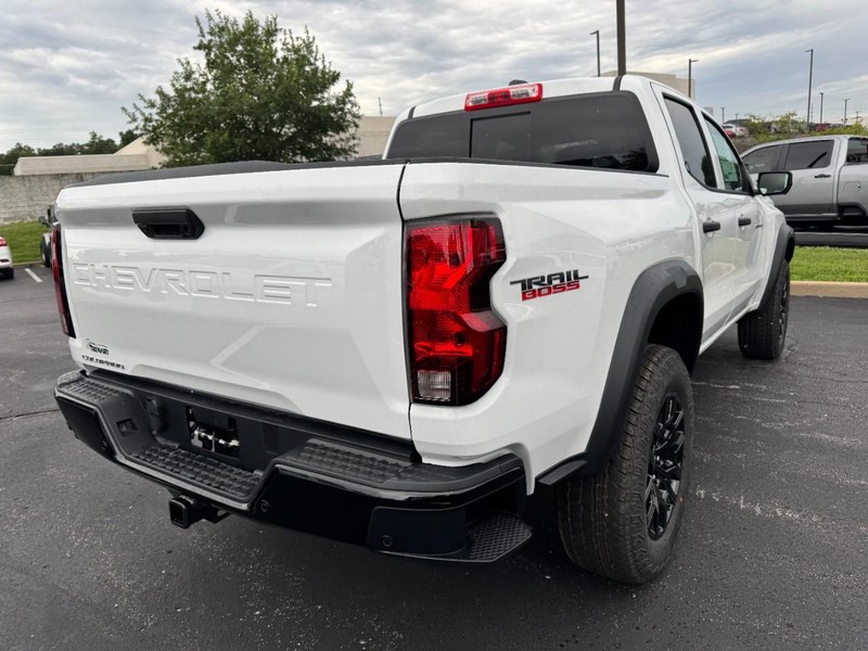 Chevrolet Colorado Vehicle Image 03