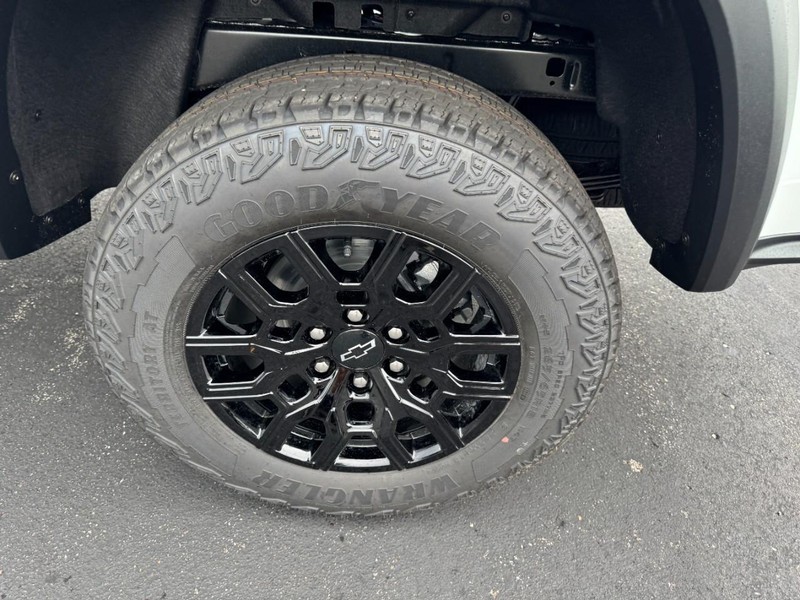 Chevrolet Colorado Vehicle Image 06
