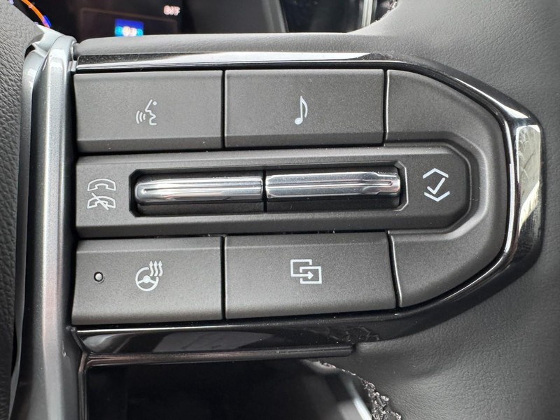 Chevrolet Colorado Vehicle Image 11