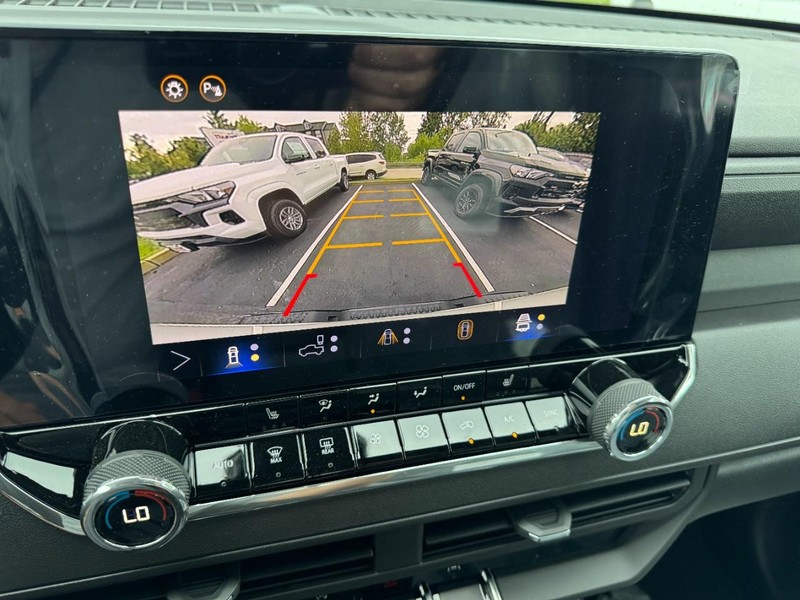 Chevrolet Colorado Vehicle Image 15