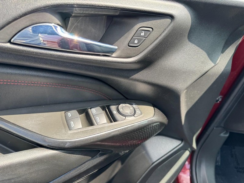 Chevrolet Trax Vehicle Image 16