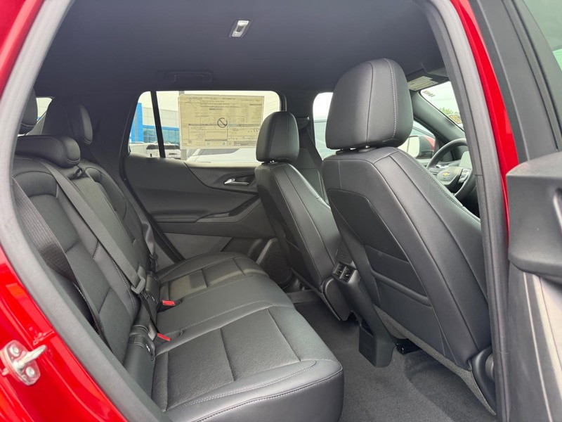 Chevrolet Equinox Vehicle Image 05