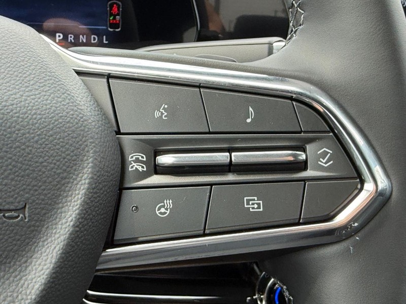 Chevrolet Equinox Vehicle Image 09
