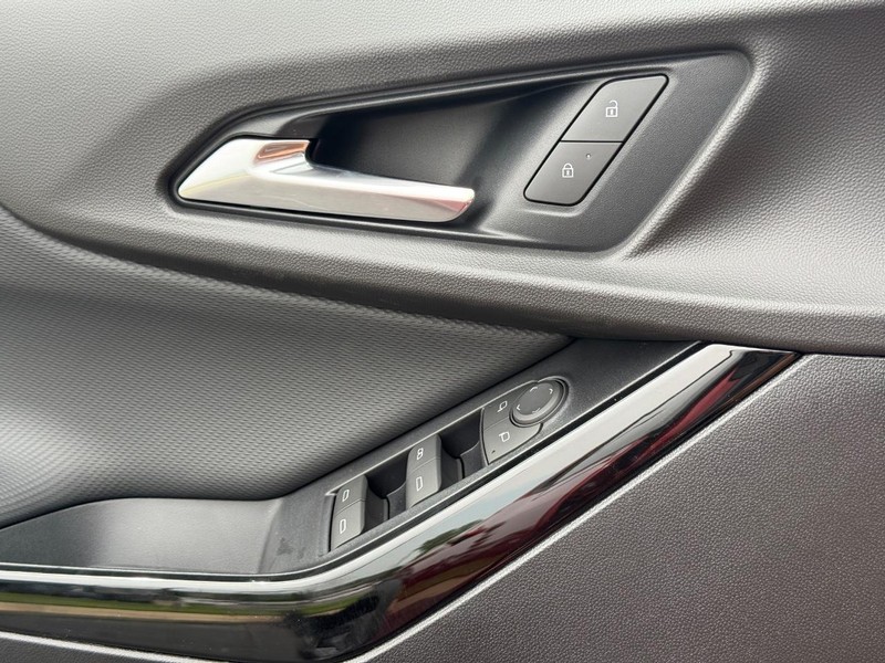 Chevrolet Equinox Vehicle Image 17