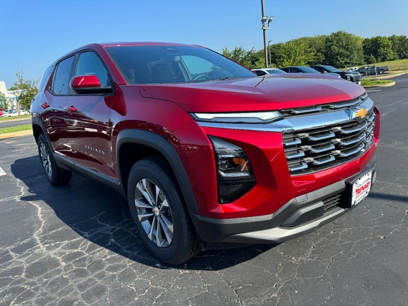 Chevrolet Equinox Vehicle Image 02
