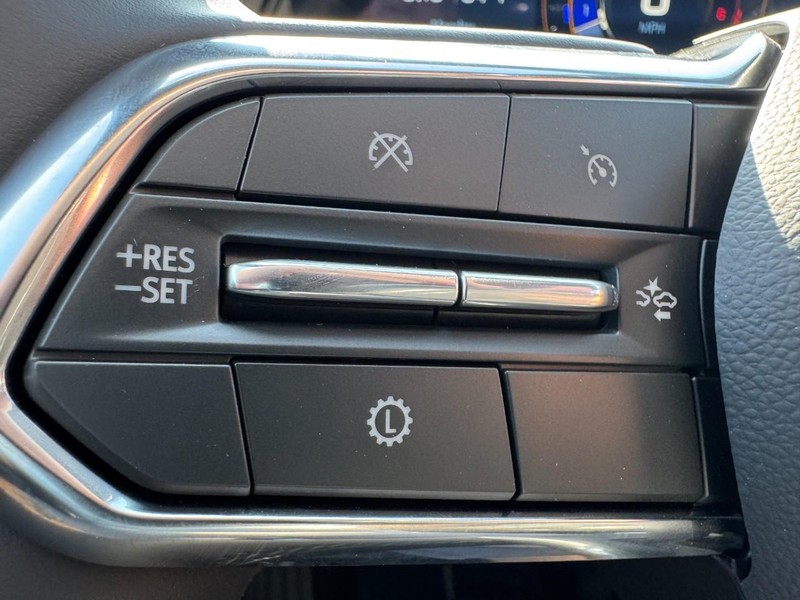 Chevrolet Equinox Vehicle Image 11
