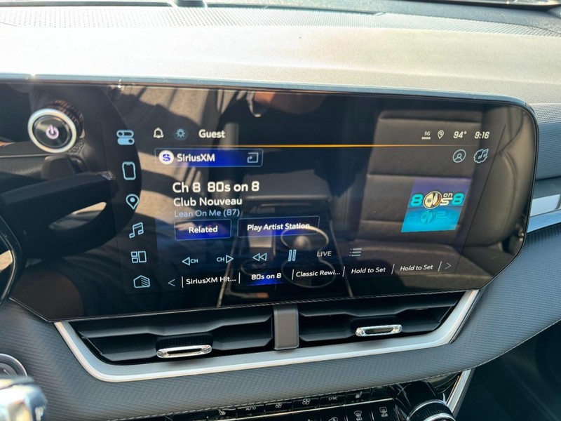 Chevrolet Equinox Vehicle Image 14