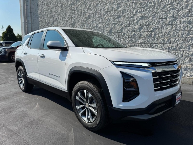 Chevrolet Equinox Vehicle Image 02