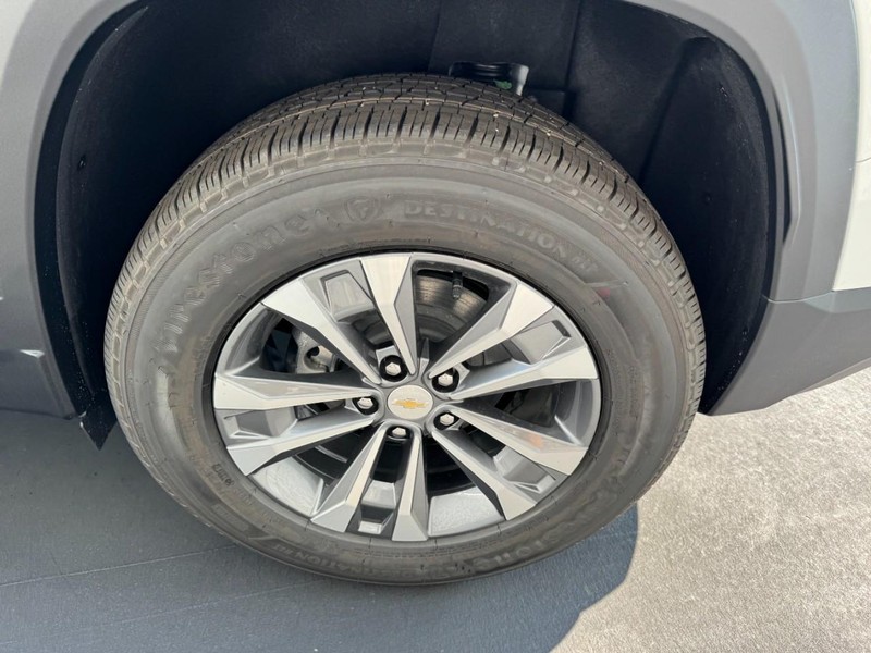 Chevrolet Equinox Vehicle Image 06