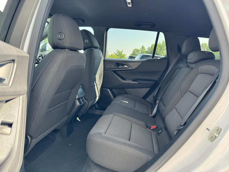 Chevrolet Equinox Vehicle Image 07