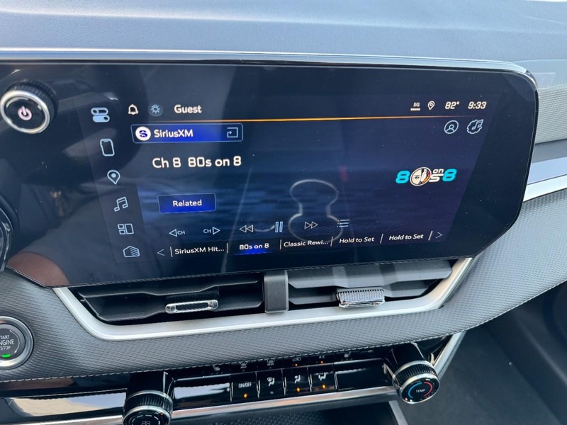 Chevrolet Equinox Vehicle Image 14