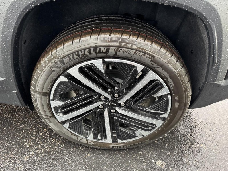 Chevrolet Equinox Vehicle Image 06