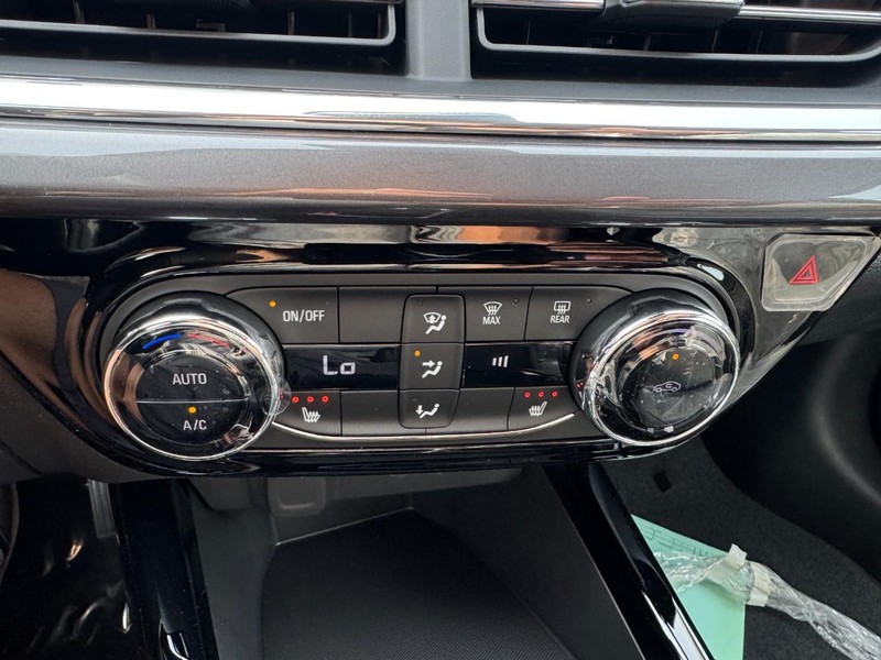 Chevrolet Trax Vehicle Image 11