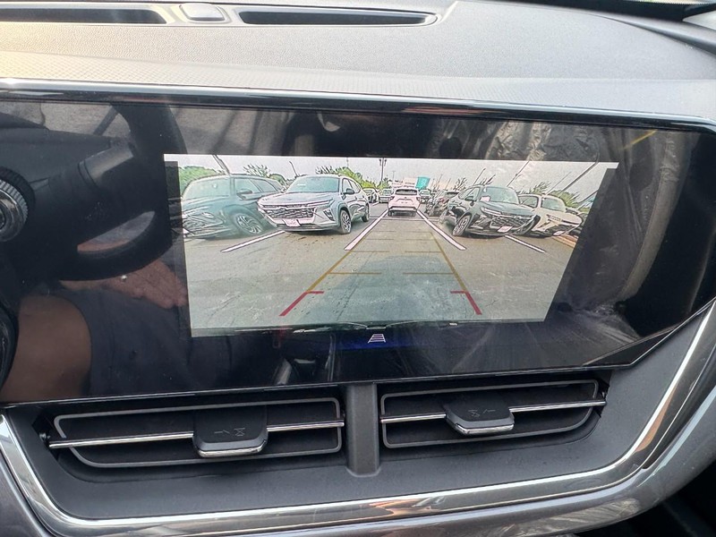 Chevrolet Trax Vehicle Image 13