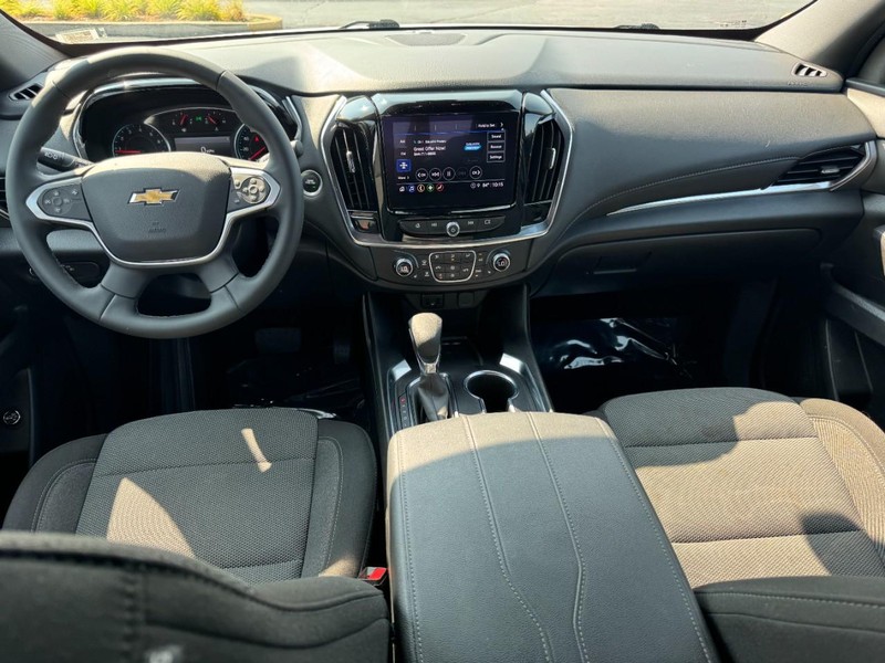 Chevrolet Traverse Vehicle Image 12