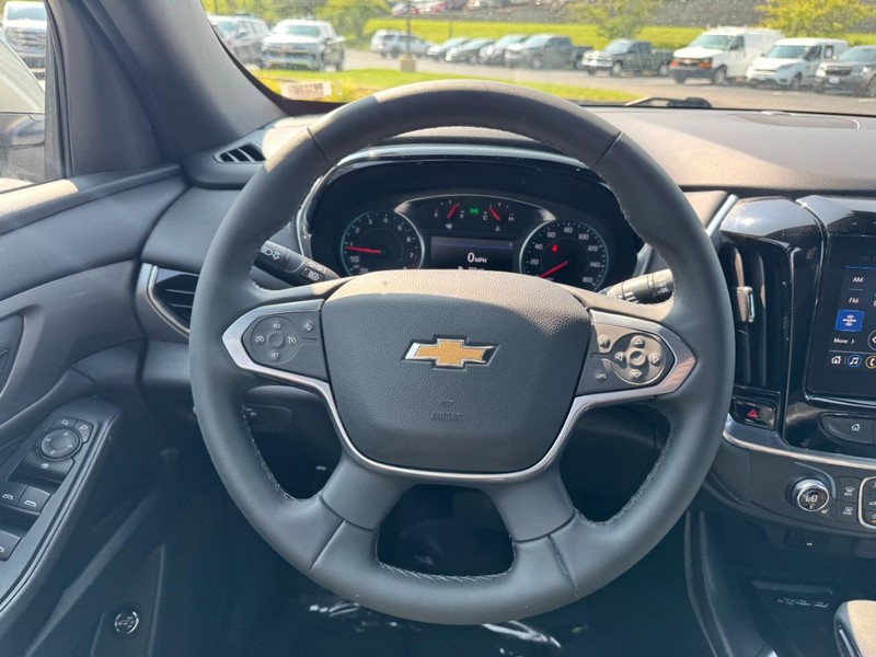Chevrolet Traverse Vehicle Image 13