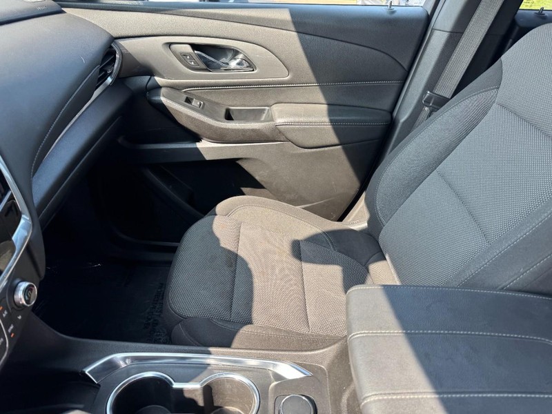 Chevrolet Traverse Vehicle Image 14