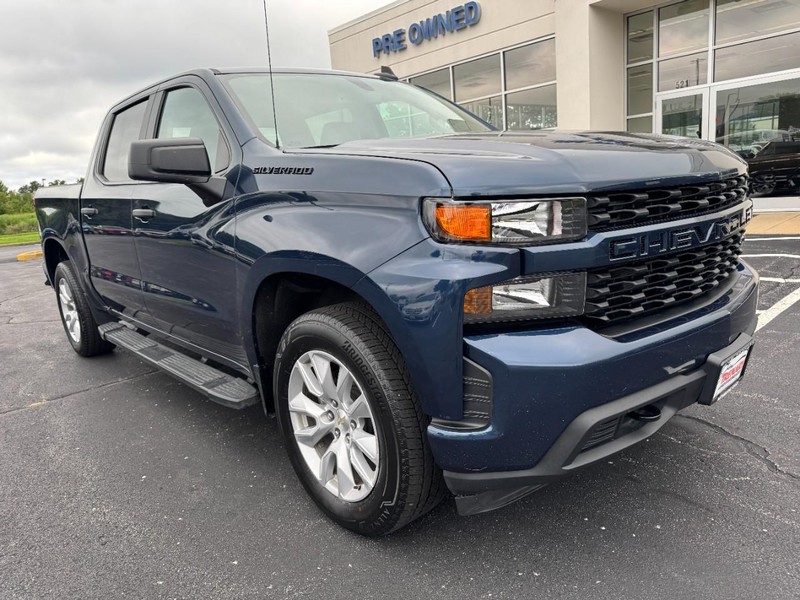 Chevrolet Silverado 1500 Vehicle Image 02