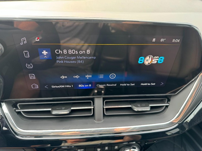Chevrolet Trax Vehicle Image 14