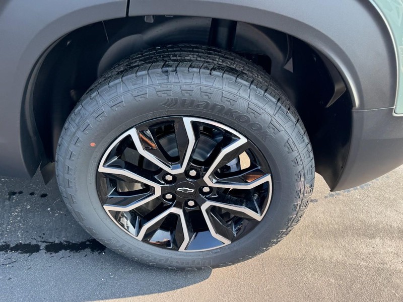 Chevrolet TrailBlazer Vehicle Image 06