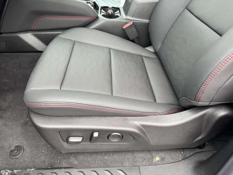 Chevrolet Colorado Vehicle Image 09
