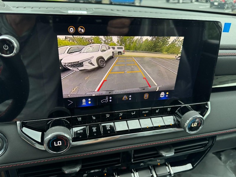 Chevrolet Colorado Vehicle Image 16