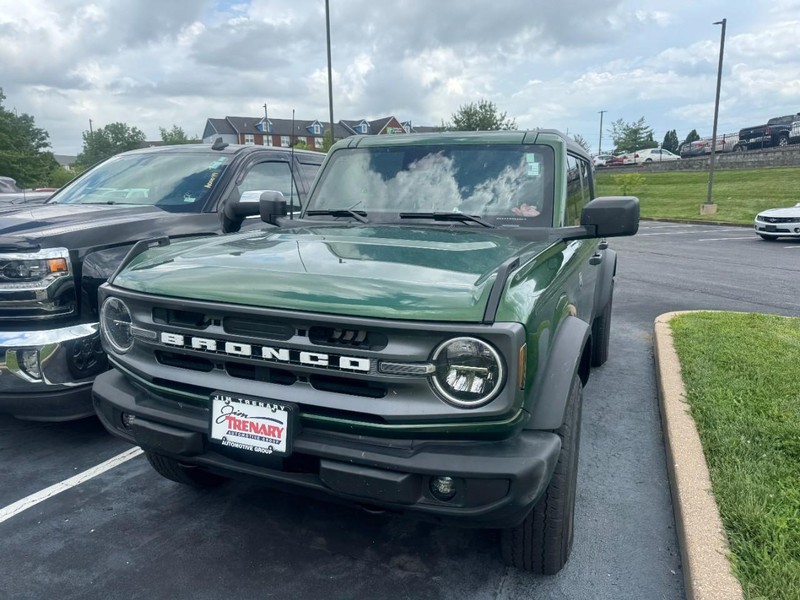 Ford Bronco Vehicle Image 02