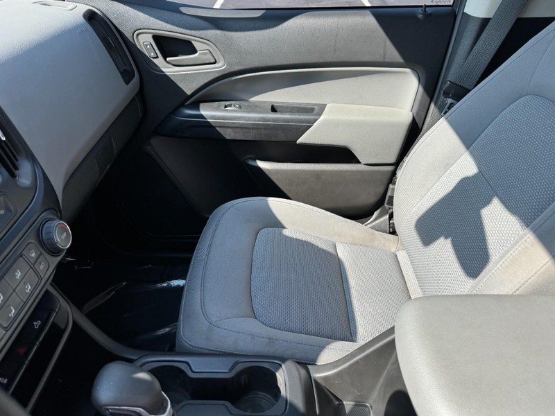 Chevrolet Colorado Vehicle Image 13
