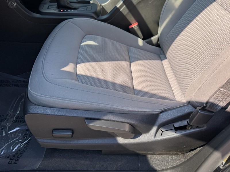 Chevrolet Colorado Vehicle Image 14